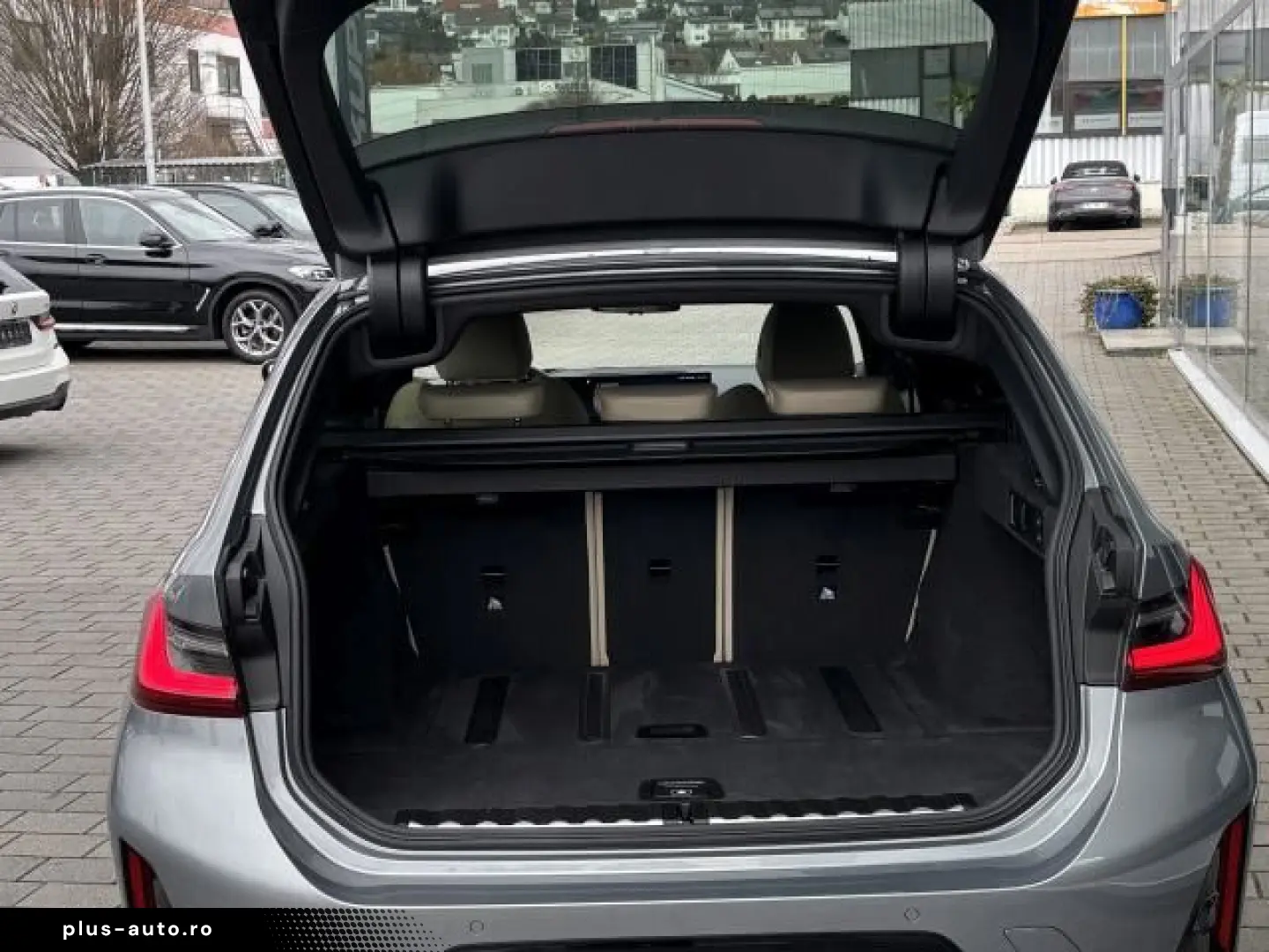 BMW 330 i Tour M Sportpaket Standhzg.el.Sitze Harm.K