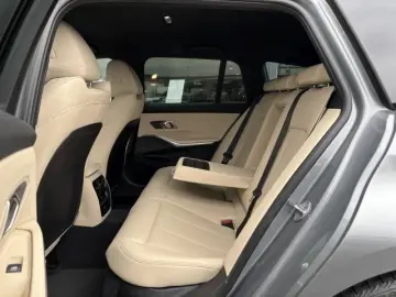 BMW 330 i Tour M Sportpaket Standhzg.el.Sitze Harm.K