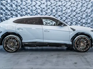 Lamborghini Urus SE BIG Carbon Interieur  B&O3D
