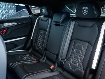 Lamborghini Urus SE BIG Carbon Interieur  B&O3D
