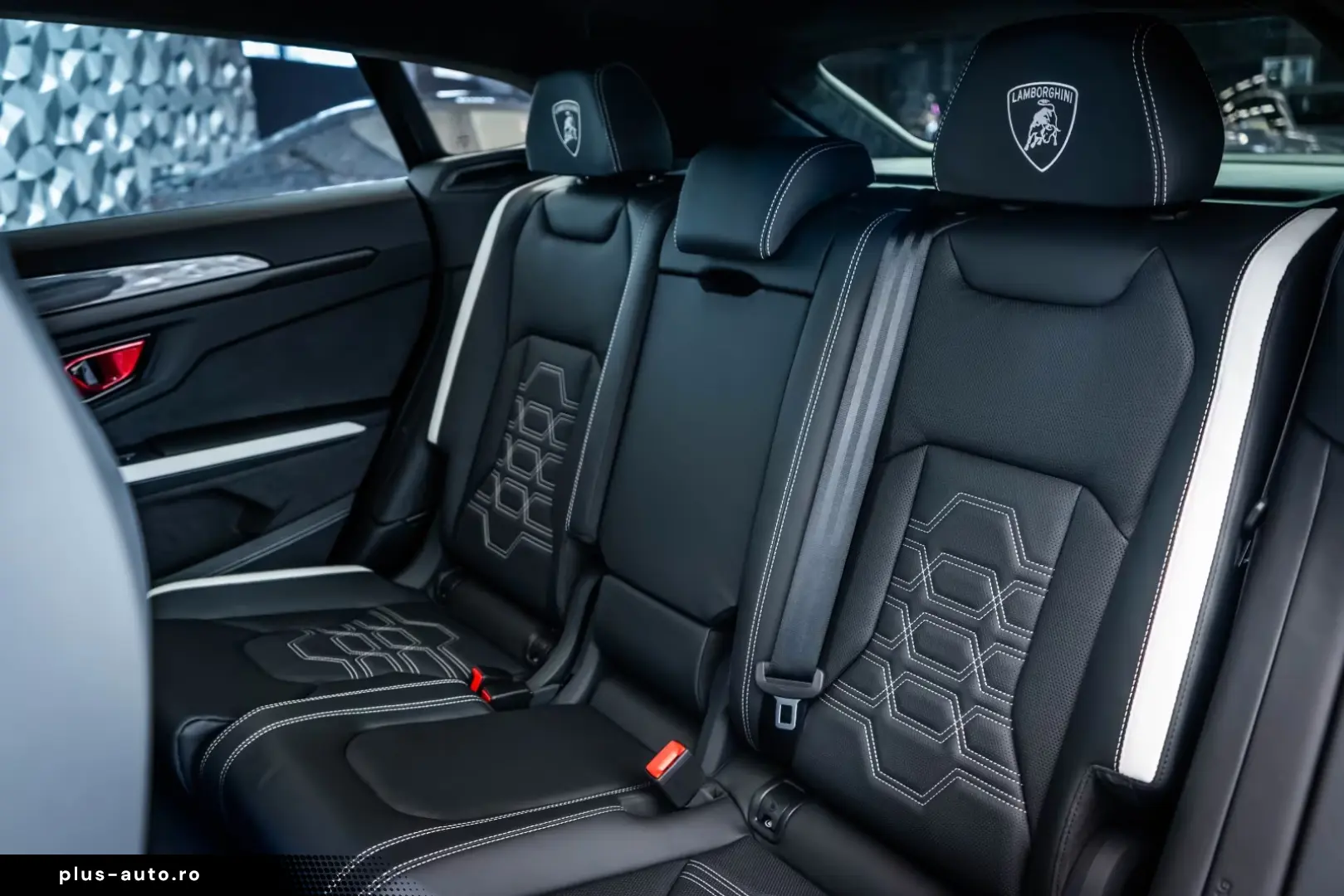Lamborghini Urus SE BIG Carbon Interieur  B&O3D