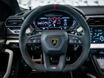 Lamborghini Urus SE BIG Carbon Interieur  B&O3D