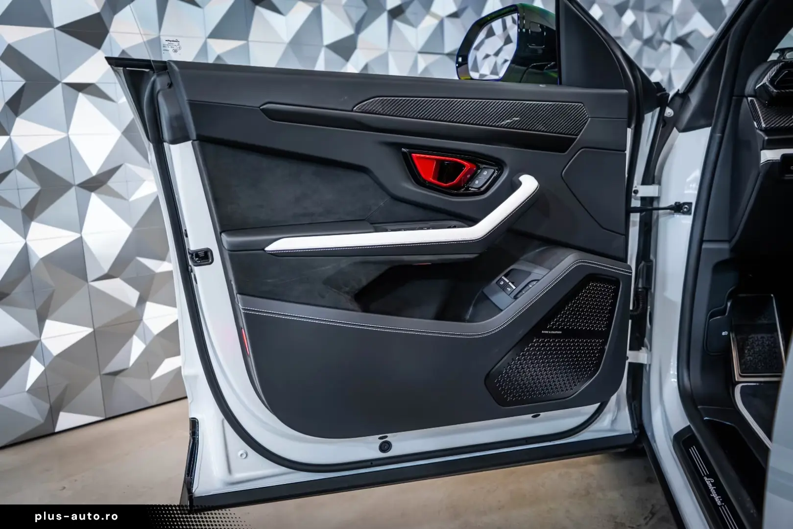 Lamborghini Urus SE BIG Carbon Interieur  B&O3D