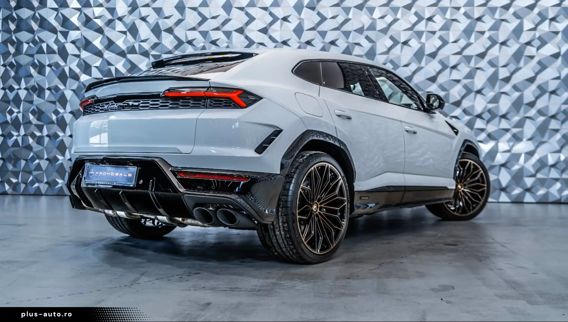 Lamborghini Urus SE BIG Carbon Interieur  B&O3D