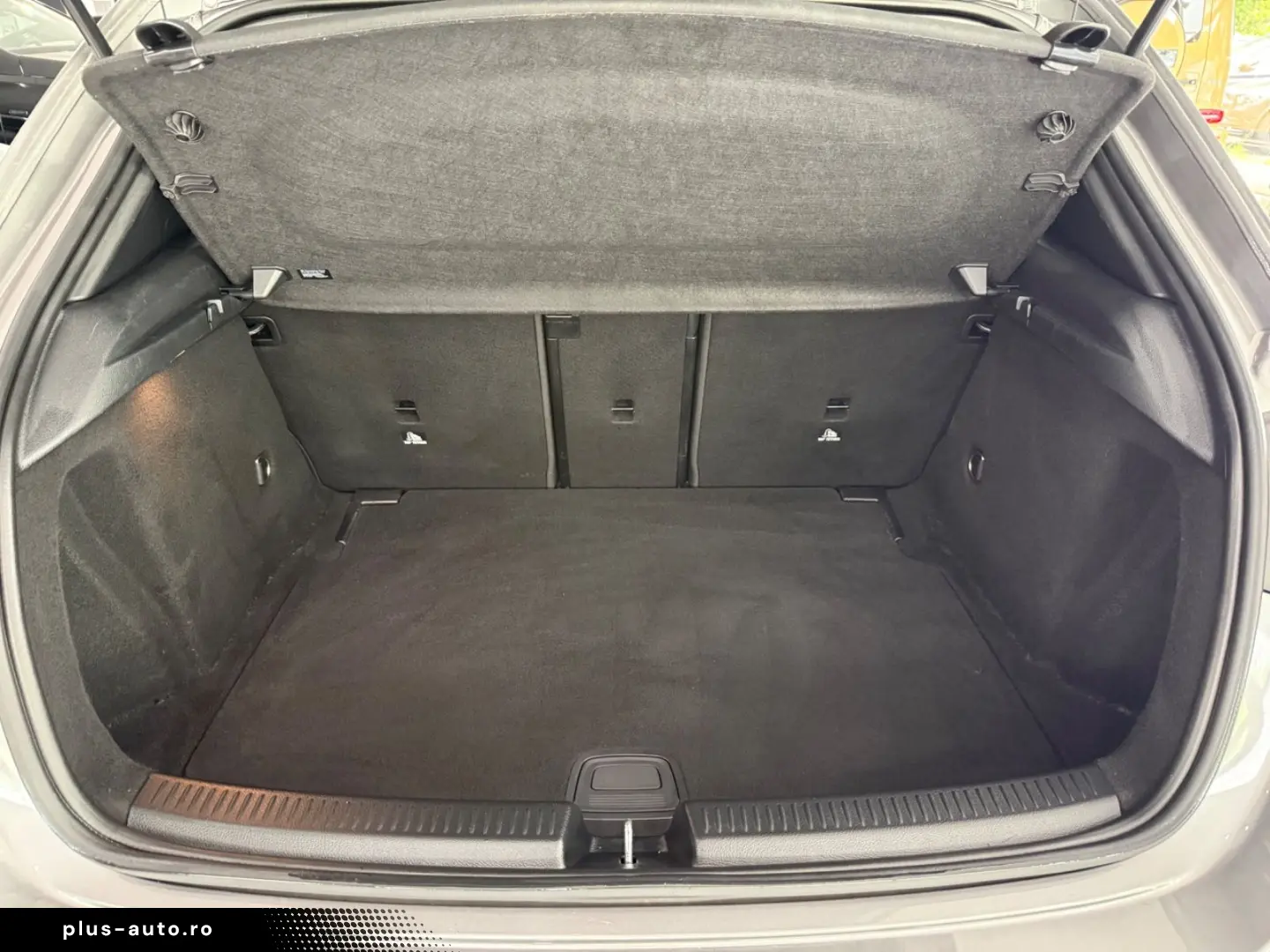 MERCEDES-BENZ A 180d AMG-LINE PANO MEMORY KAMERA KEYLESS