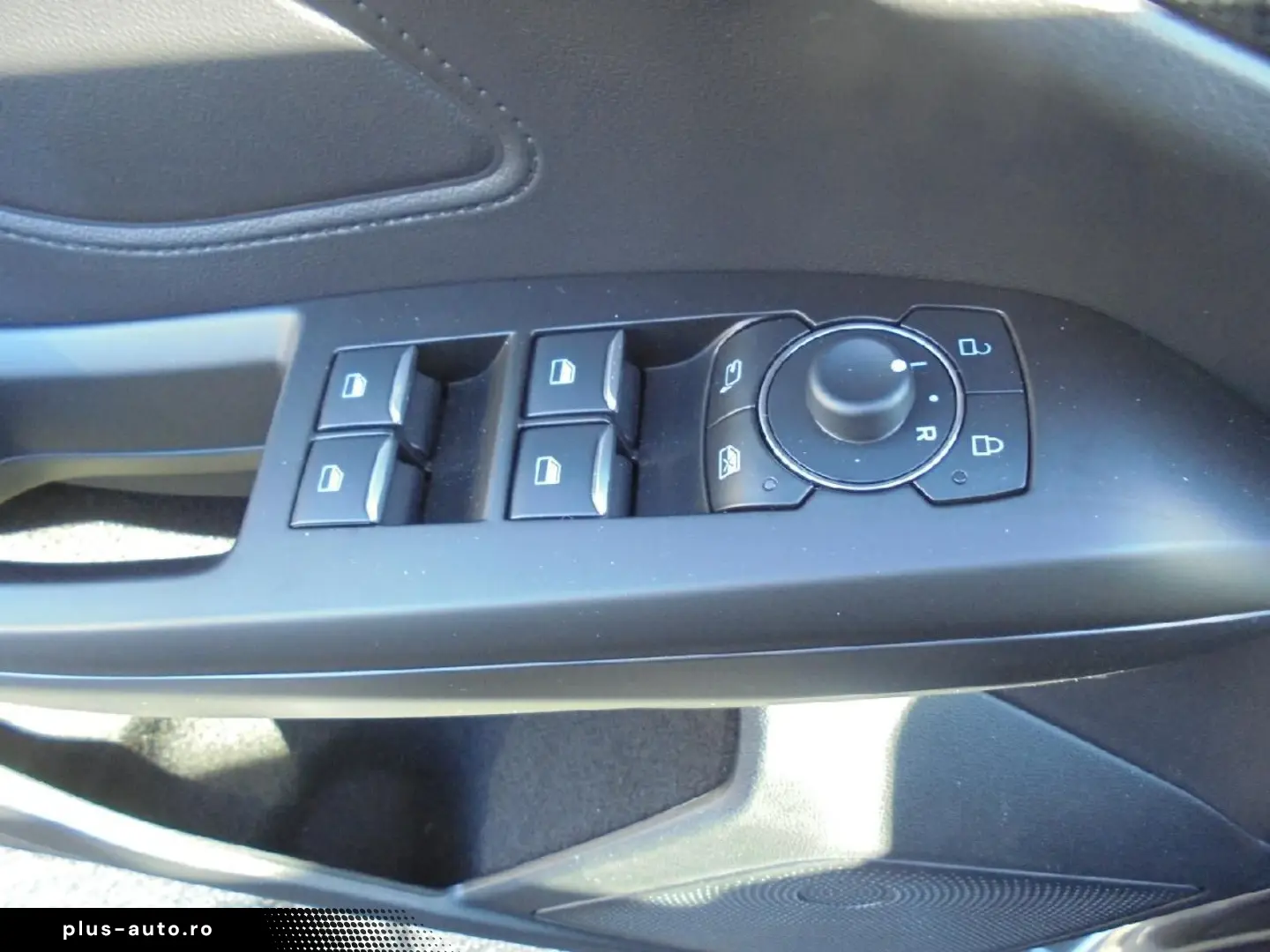FORD Focus Lim. ST X [SOMMERFAHRZEUG] Navi EasyPP WP