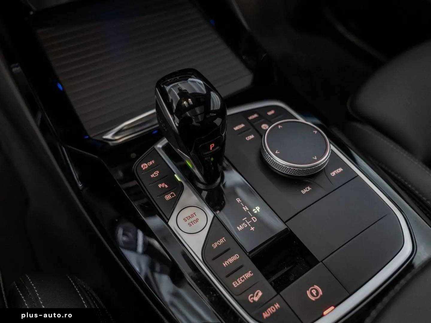 BMW X3 xDrive 30e FACEL. PANO AHK HUD 360  LASER LED