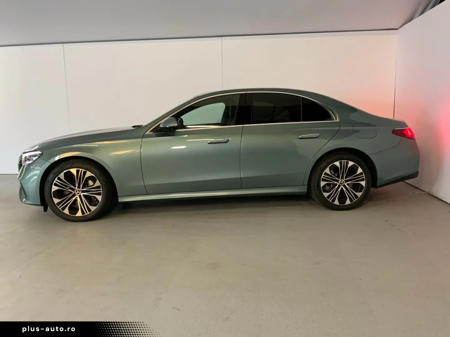 Mercedes-Benz E 300 e  AVANTGARDE DIGITAL LIGHT DISTRO 360