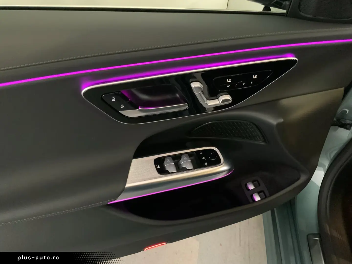 Mercedes-Benz E 300 e  AVANTGARDE DIGITAL LIGHT DISTRO 360