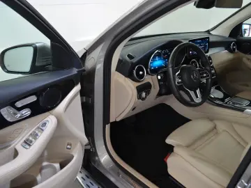 MERCEDES-BENZ GLC 300 DE 4M AIRMATIC DISTR  AHK MASS…
