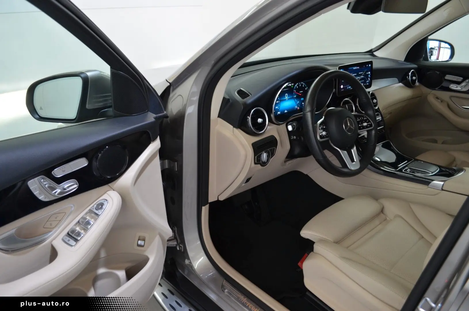 MERCEDES-BENZ GLC 300 DE 4M AIRMATIC DISTR  AHK MASS&hellip;