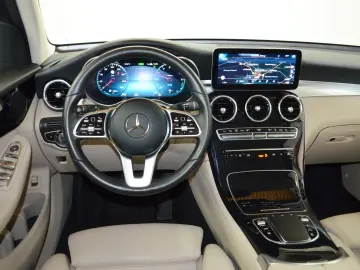 MERCEDES-BENZ GLC 300 DE 4M AIRMATIC DISTR  AHK MASS…