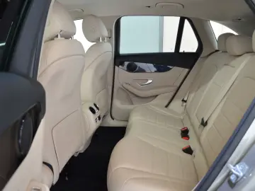 MERCEDES-BENZ GLC 300 DE 4M AIRMATIC DISTR  AHK MASS…