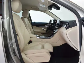 MERCEDES-BENZ GLC 300 DE 4M AIRMATIC DISTR  AHK MASS…
