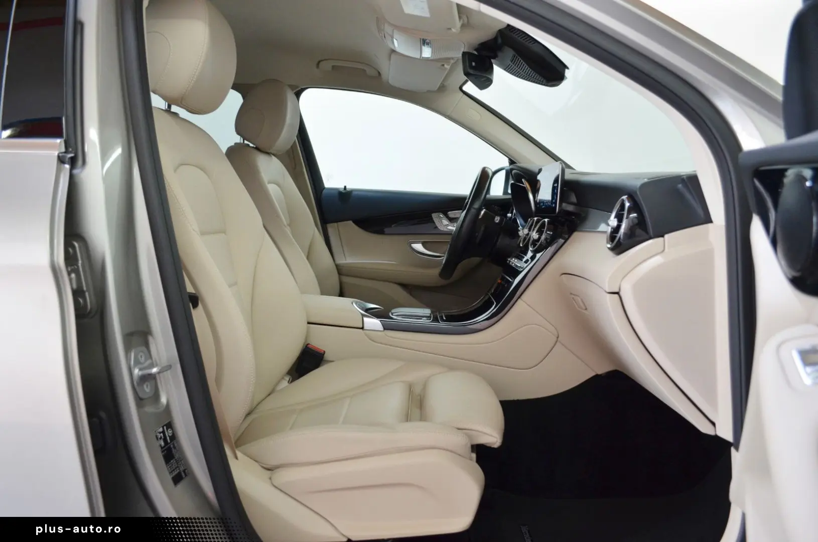 MERCEDES-BENZ GLC 300 DE 4M AIRMATIC DISTR  AHK MASS&hellip;
