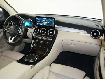 MERCEDES-BENZ GLC 300 DE 4M AIRMATIC DISTR  AHK MASS…
