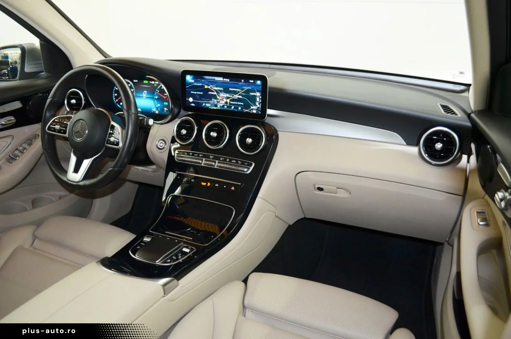 MERCEDES-BENZ GLC 300 DE 4M AIRMATIC DISTR  AHK MASS&hellip;