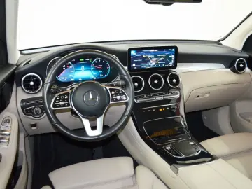 MERCEDES-BENZ GLC 300 DE 4M AIRMATIC DISTR  AHK MASS…
