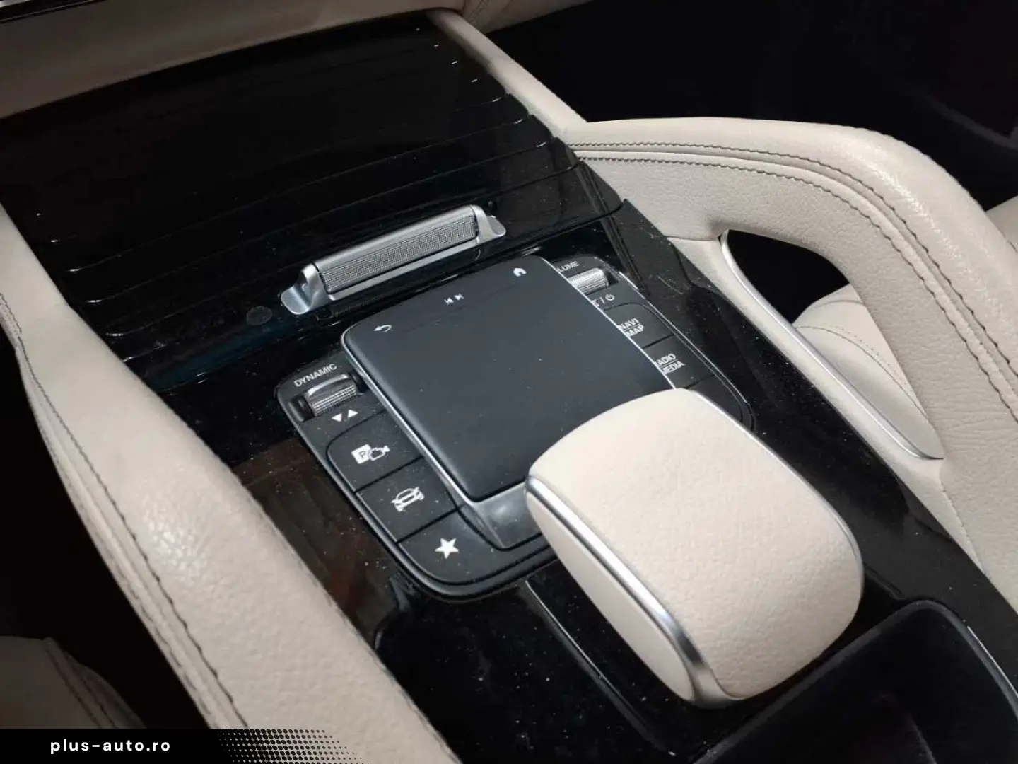 MERCEDES-BENZ GLE 300d-AMG Excl Assi  PANO StHz AHK