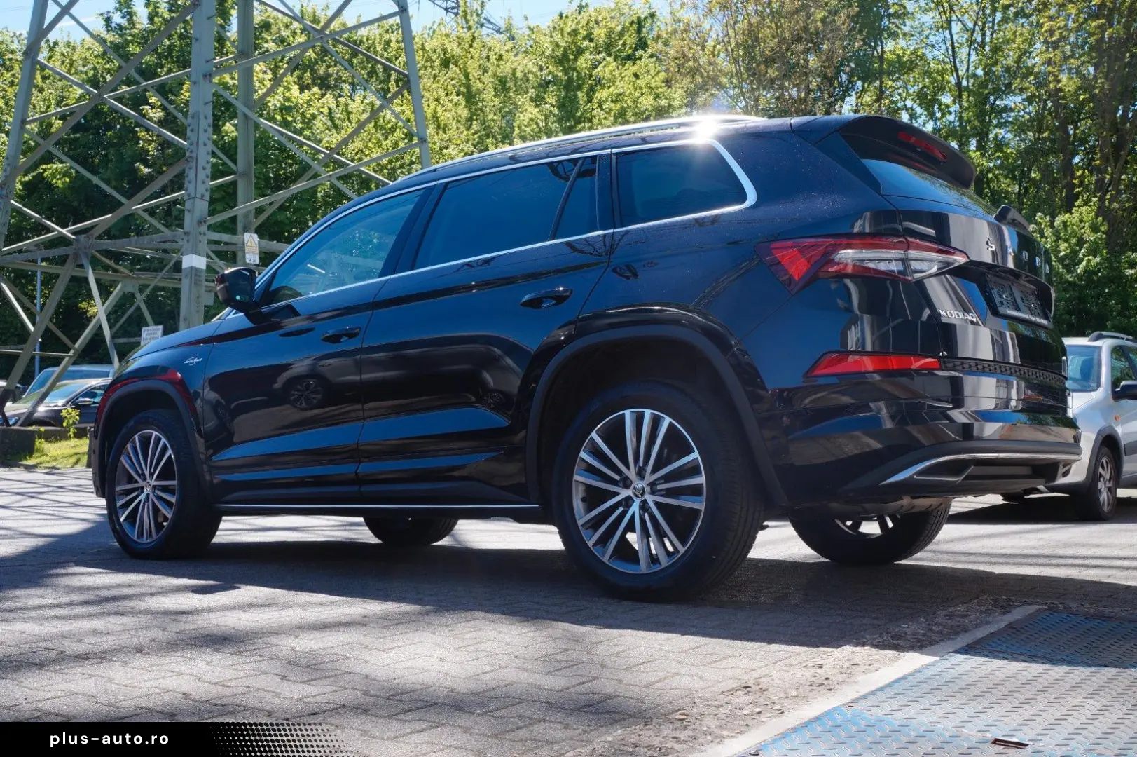 SKODA Kodiaq L&K DSG 4x4 LED PDC 360 Kamera PANO SHZ