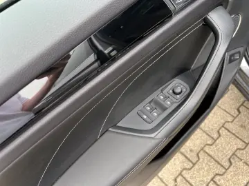 SKODA Kodiaq 2.0 TSI 4x4 L&K DCC ACC AHK AUT Kam. Navi