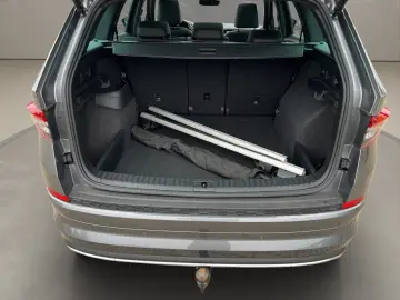 SKODA Kodiaq 2.0 TSI 4x4 L&K DCC ACC AHK AUT Kam. Navi