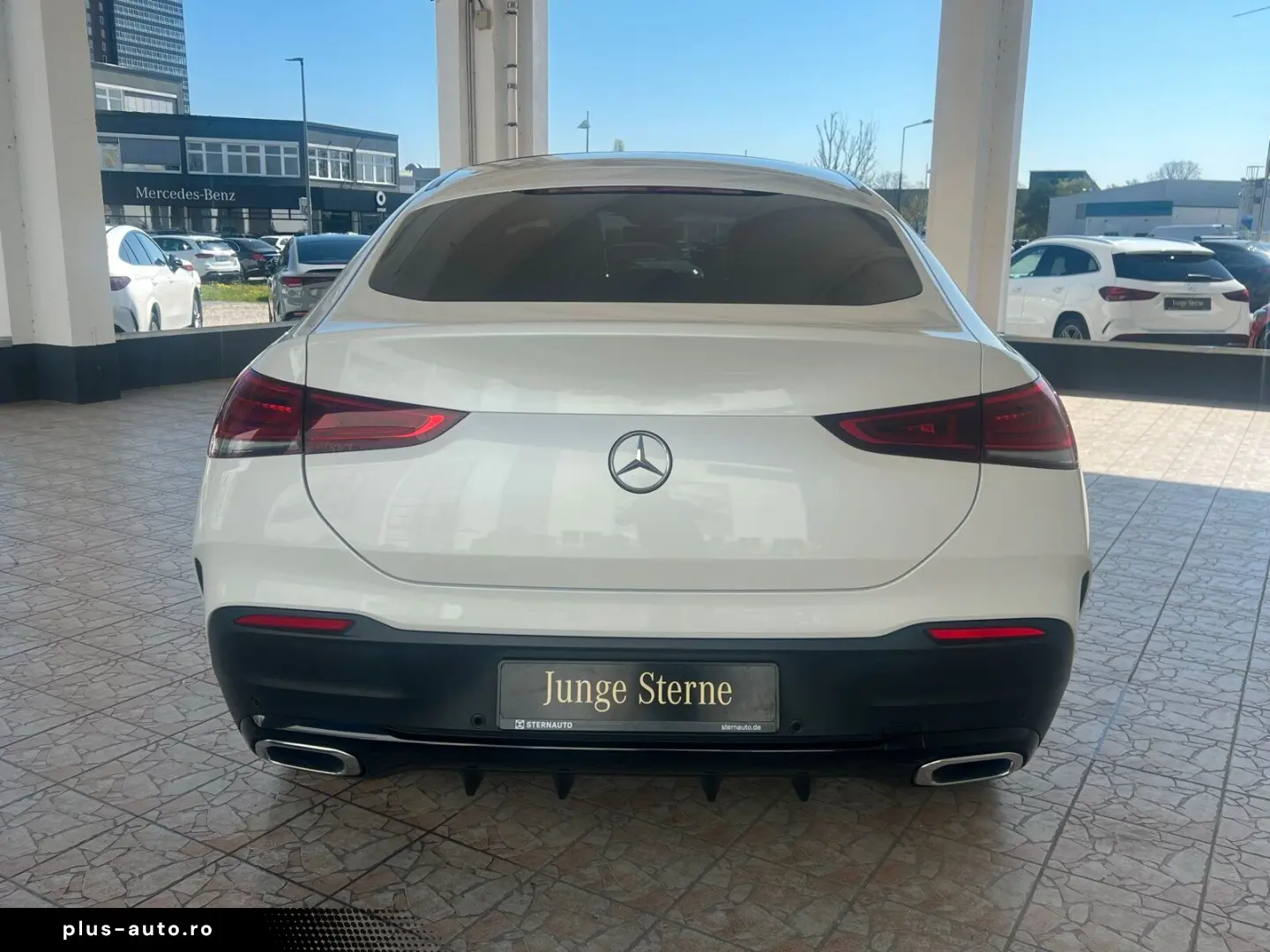 MERCEDES-BENZ GLE 350 d 4M AMG Pano Night Airmatic Burmester