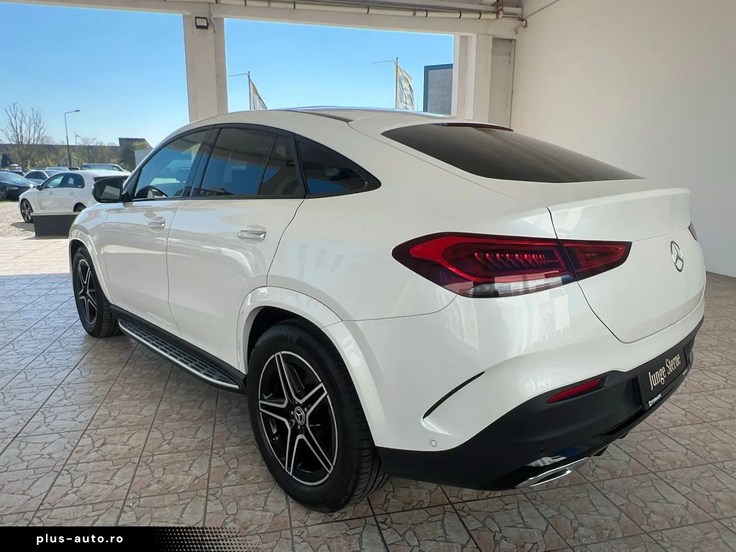 MERCEDES-BENZ GLE 350 d 4M AMG Pano Night Airmatic Burmester
