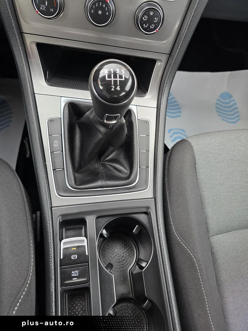 Volkswagen Golf 7 Hatchback Benzină