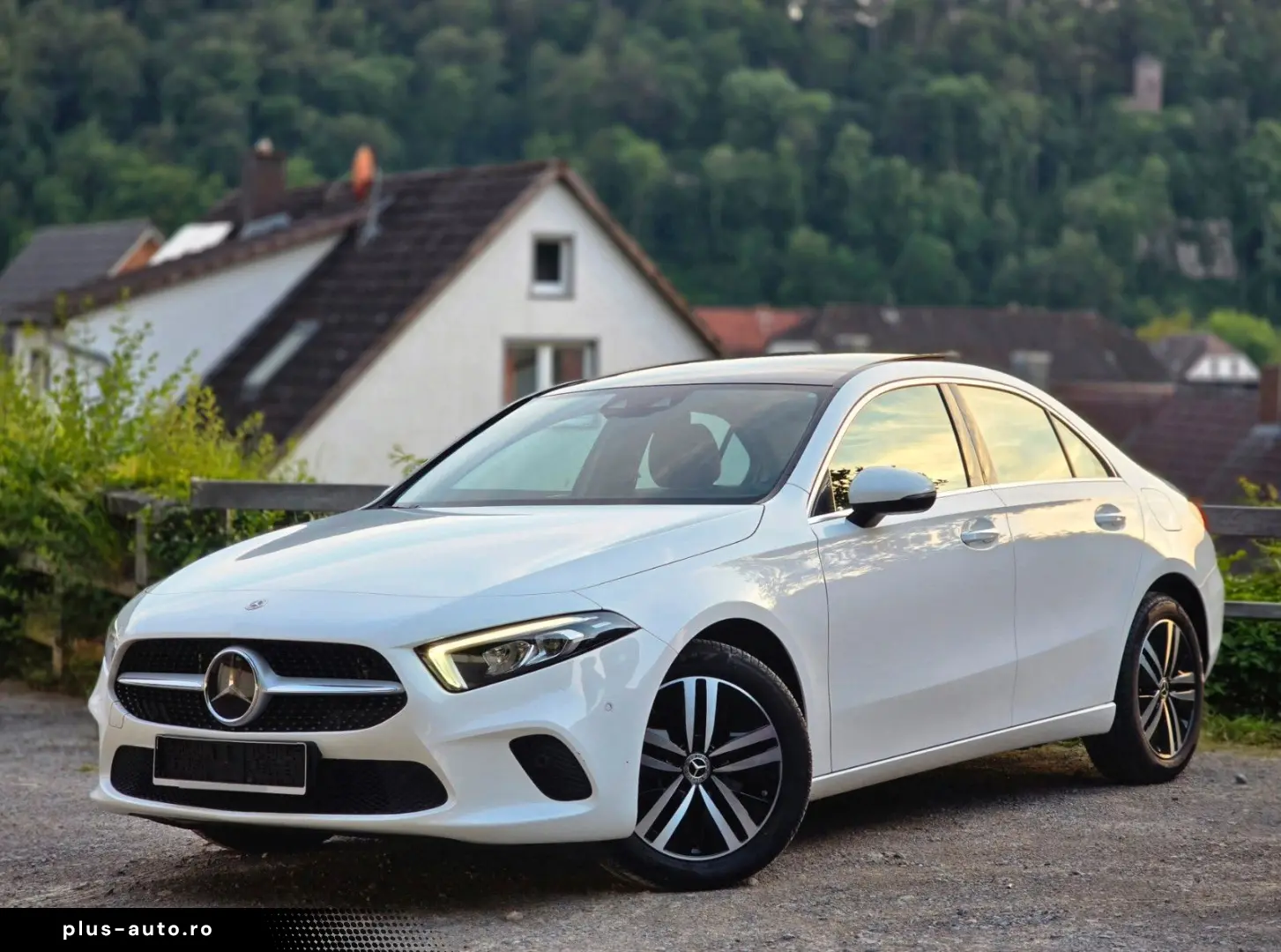 MERCEDES-BENZ A 250 e Limousine Prog. Pano LED HUD K&hellip;