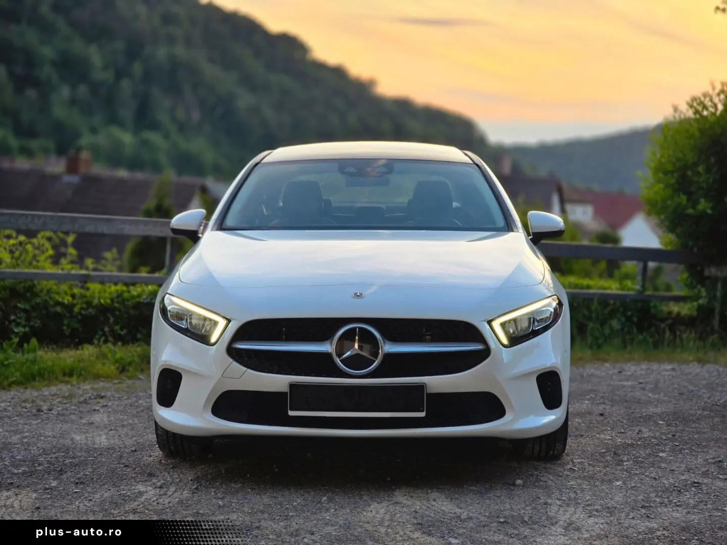 MERCEDES-BENZ A 250 e Limousine Prog. Pano LED HUD K&hellip;