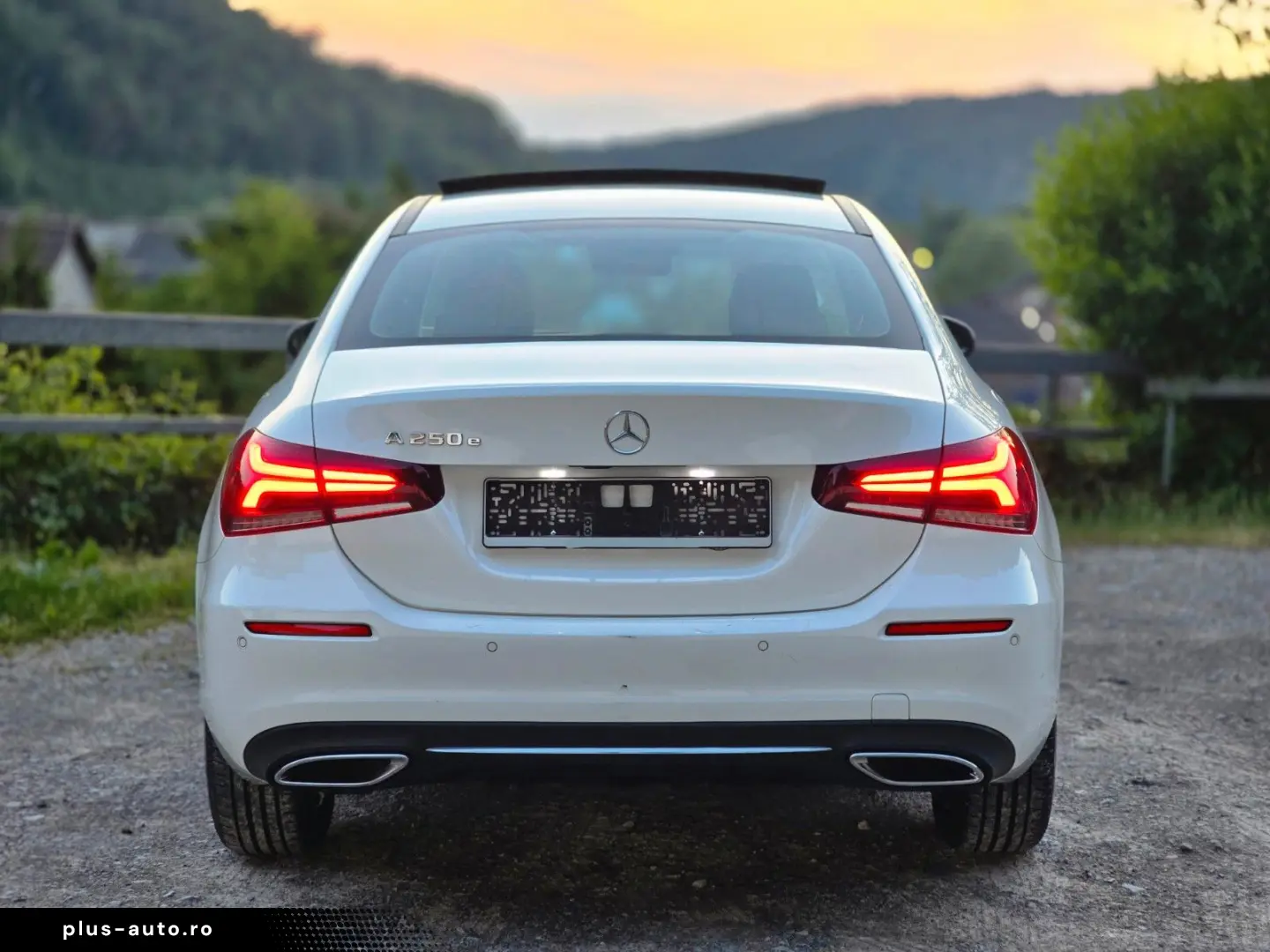MERCEDES-BENZ A 250 e Limousine Prog. Pano LED HUD K&hellip;