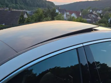 MERCEDES-BENZ A 250 e Limousine Prog. Pano LED HUD K…