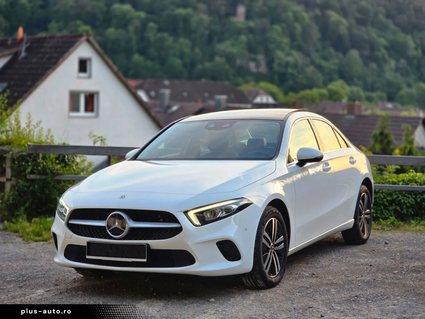 MERCEDES-BENZ A 250 e Limousine Prog. Pano LED HUD K&hellip;