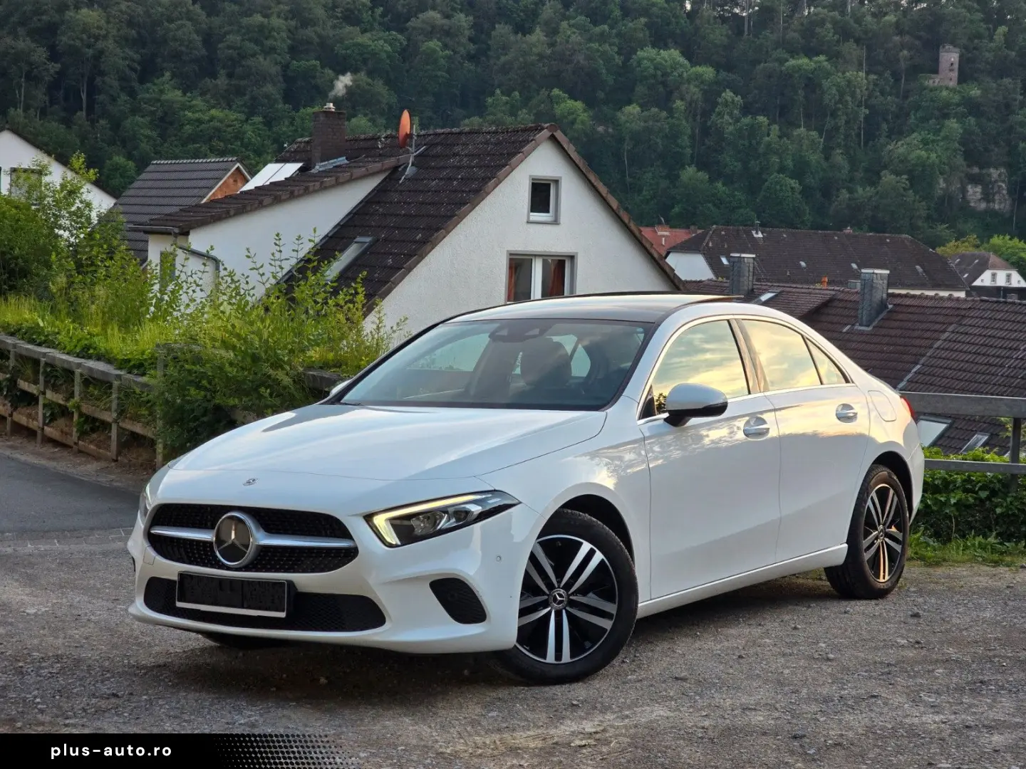 MERCEDES-BENZ A 250 e Limousine Prog. Pano LED HUD K&hellip;