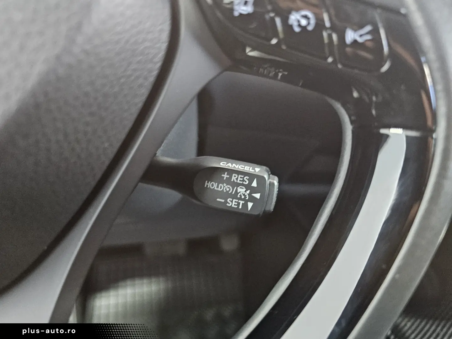 TOYOTA C-HR 2023 — imagine 12