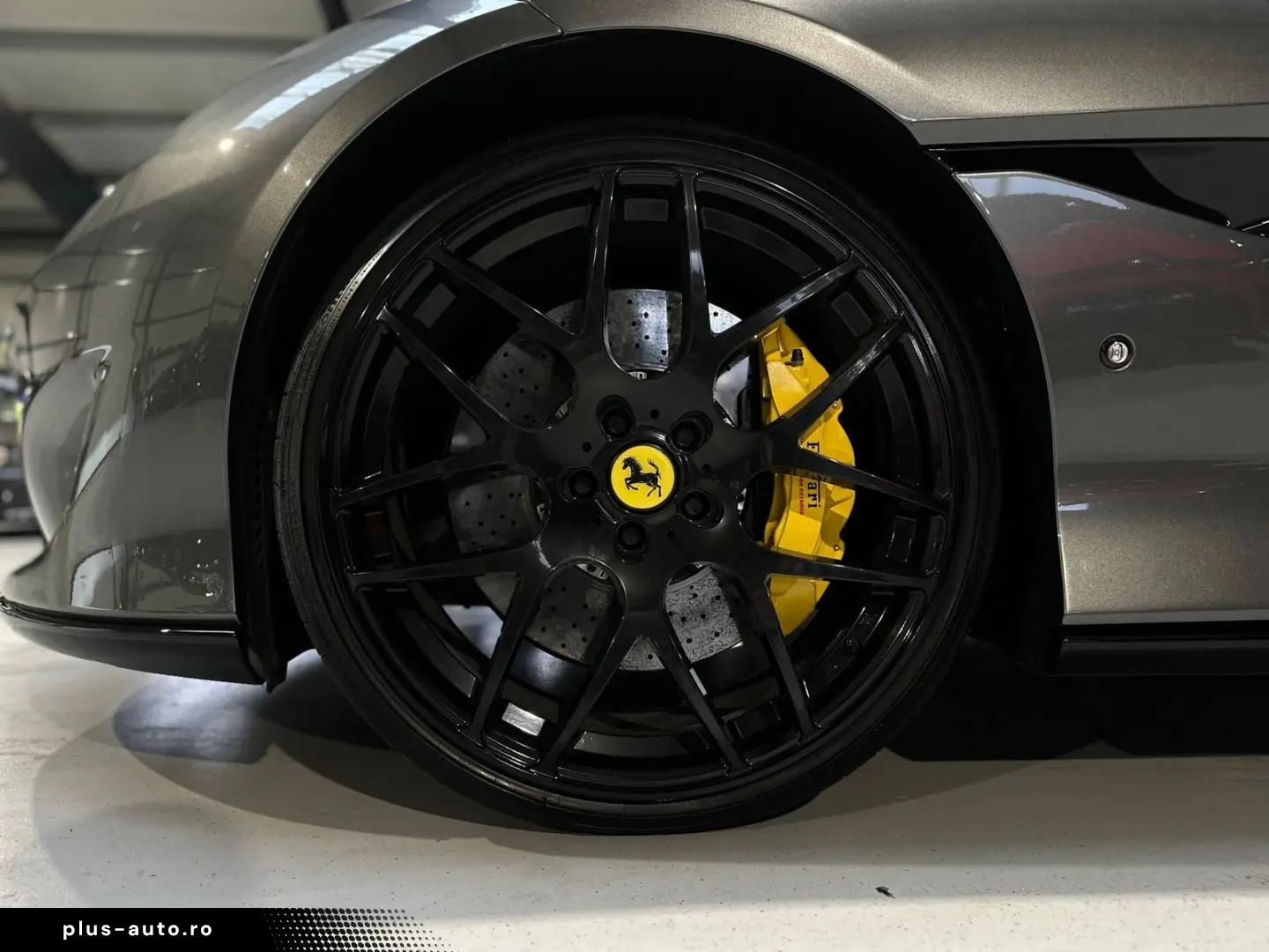 FERRARI Portofino GRIGIO SILVERST. BORDEAUX TOP gepflegt