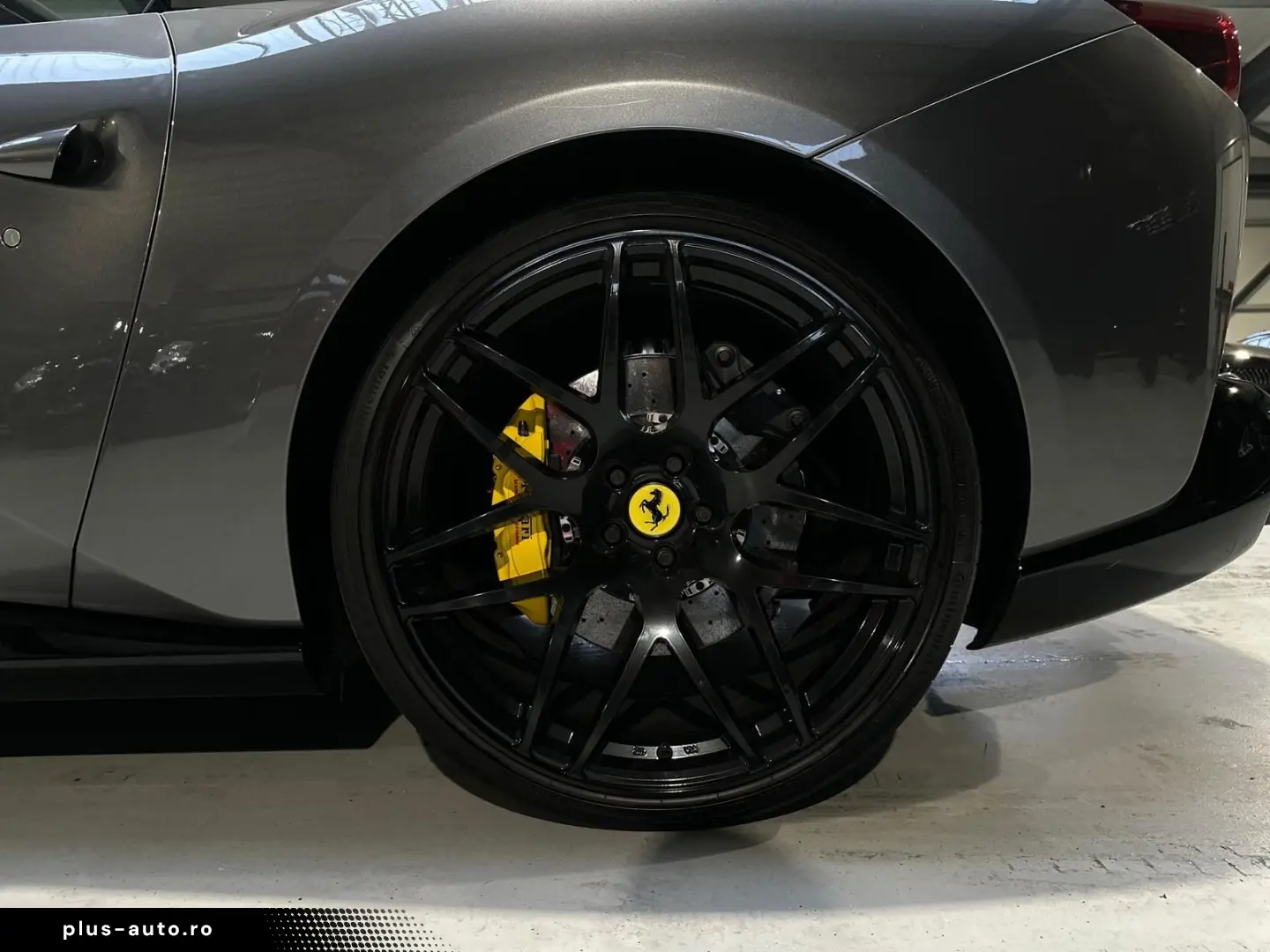 FERRARI Portofino GRIGIO SILVERST. BORDEAUX TOP gepflegt