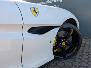 FERRARI Portofino F15 Garan. 1.Hand 360  CARBON KERAMIK