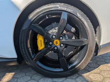 FERRARI Portofino F15 Garan. 1.Hand 360  CARBON KERAMIK