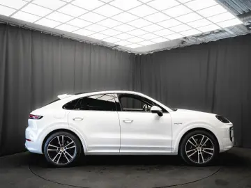PORSCHE Coupe E-Hybrid SP-DESIGN PANO 22''…