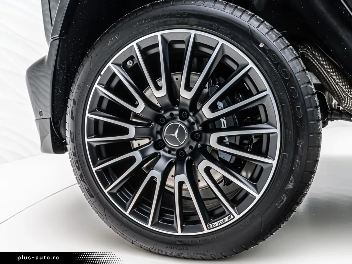Mercedes-Benz G 63 AMG BRABUS 700 ACTIVE RIDE CONTROL