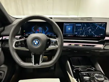 BMW 550e xDrive Limousine M Sportpaket Pro Harman Ka
