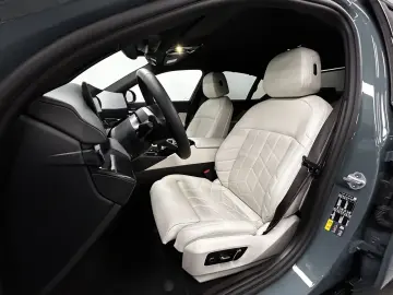 BMW 550e xDrive Limousine M Sportpaket Pro Harman Ka