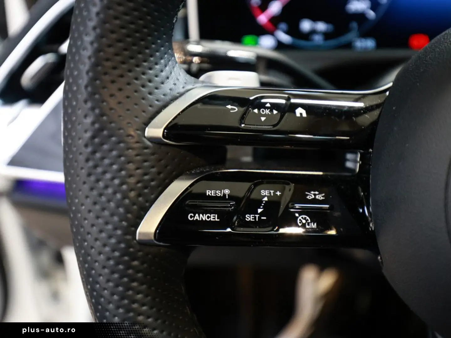 MERCEDES-BENZ E 400 e 4M AMG Sport Premium PANO HUD LED 360