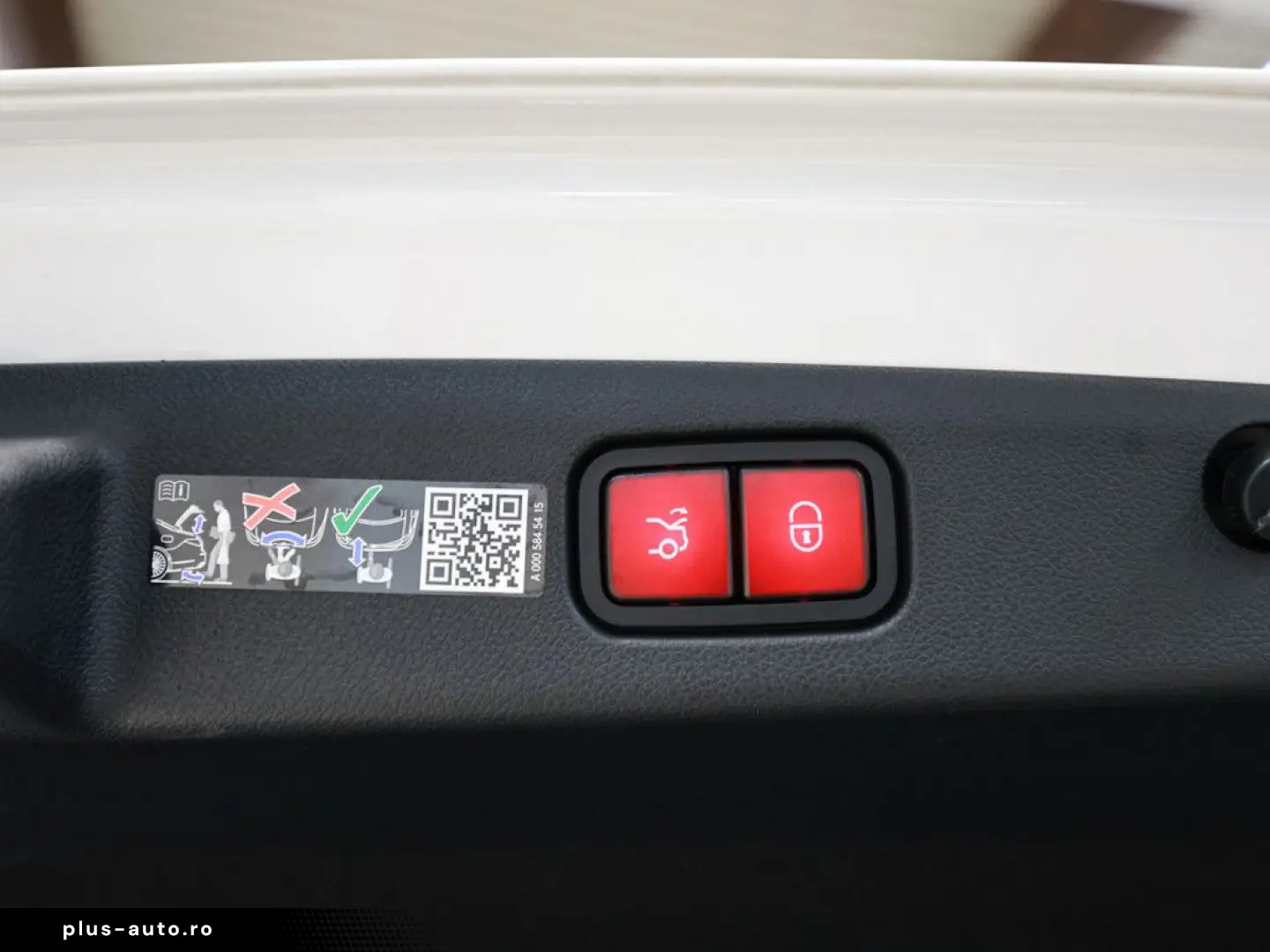 MERCEDES-BENZ E 400 e 4M AMG Sport Premium PANO HUD LED 360