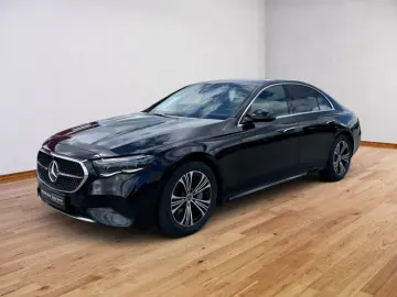 MERCEDES-BENZ E 450 d 4M AVANTGARDE  PANO-DACH LEDER…