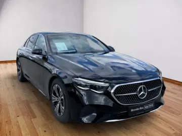 MERCEDES-BENZ E 450 d 4M AVANTGARDE  PANO-DACH LEDER…