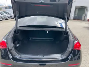 MERCEDES-BENZ E 450 d 4M AVANTGARDE  PANO-DACH LEDER…