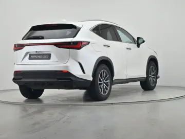 LEXUS NX 450h  E-FOUR Business LEDER NAVI CAM LED AHK